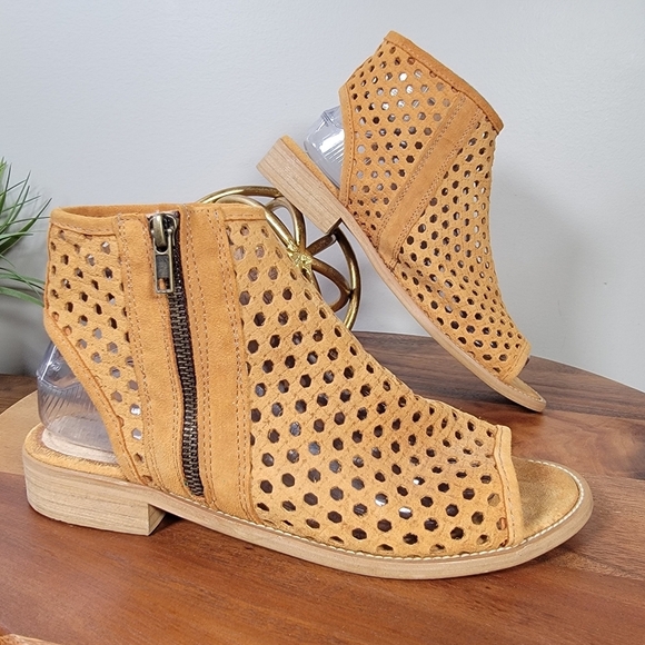 Musse & Cloud Tan Perforated Women's Ankle Boots Size 39 - Picture 4 of 17